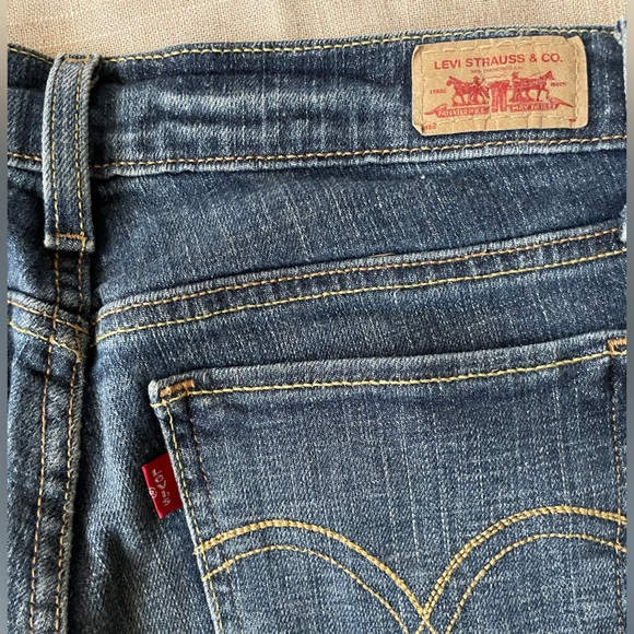Levi’s Straight Leg Jeans - Picture 4 of 5